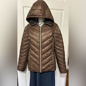 MIchael Kors Women LG Puffer  Hoodie Jacket Logo Print Brown Logo Print Packable